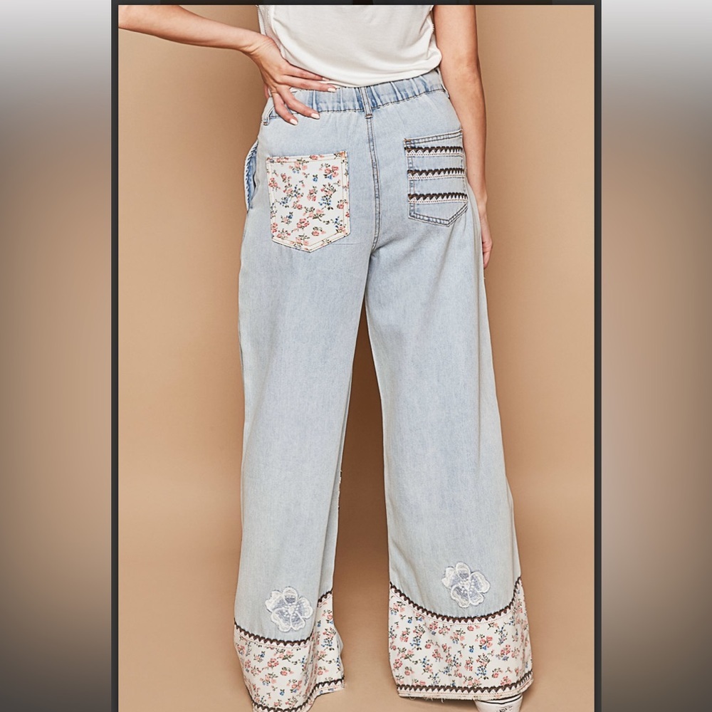 NWT POL Floral patchwork relaxed fit jeans, Size Large - Picture 2 of 4